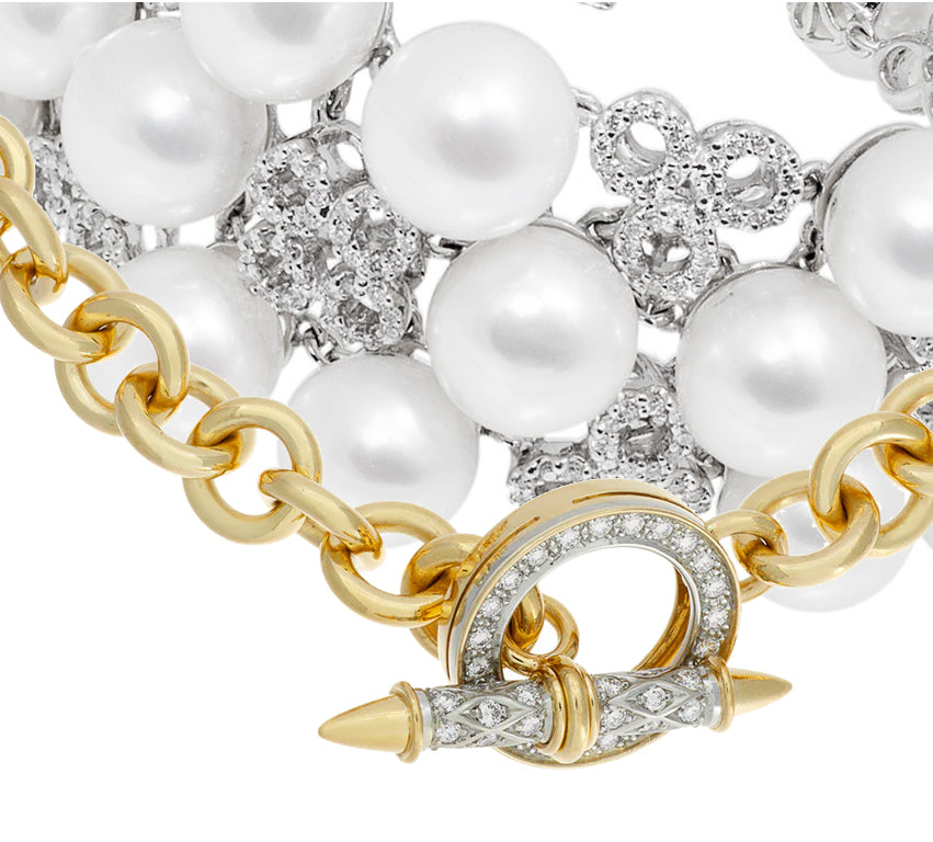 Gold chain with diamond-studded clasp. Richmond Luxury & Loan specializes in buying gold jewellery and diamonds for fast cash loans.