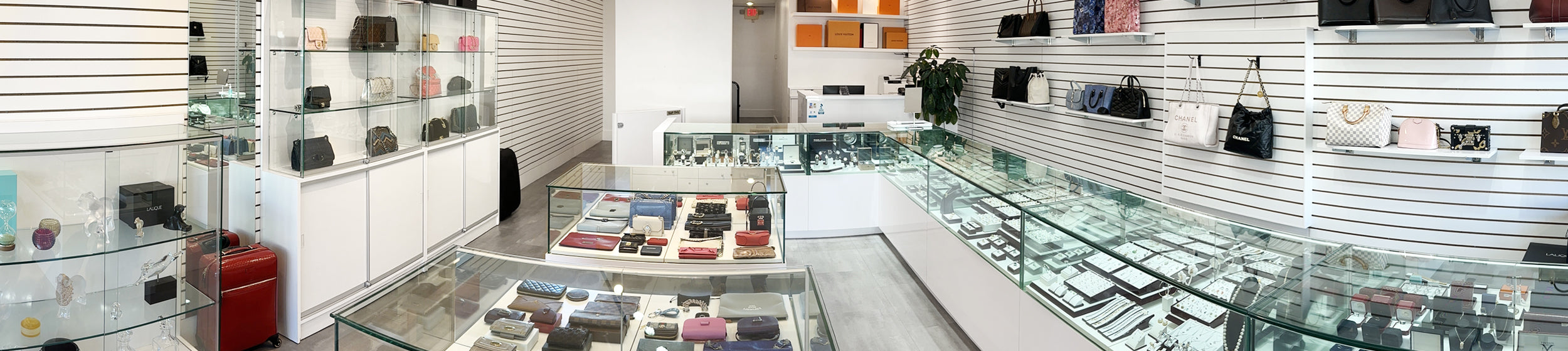 Contact Richmond Luxury & Loan for same-day cash payouts on luxury handbags, watches, and jewelry—visit our Richmond location today.